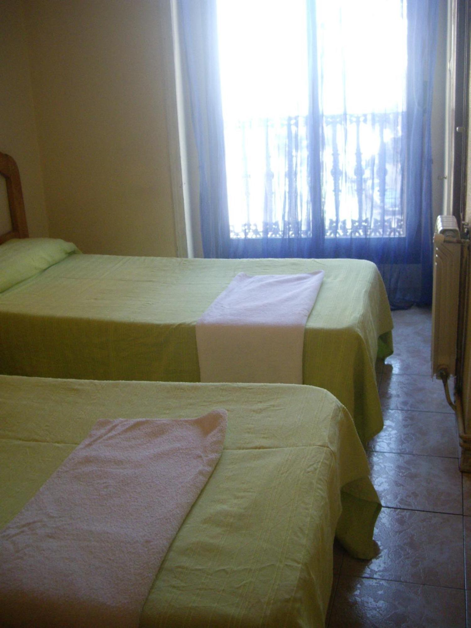 Hostal Pacios Madrid Eksteriør billede